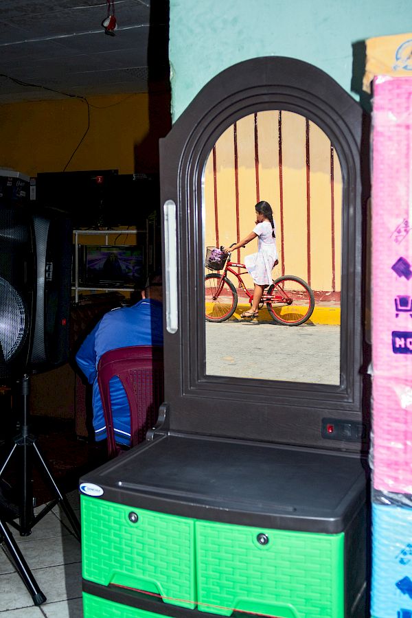 Buenos Tardes Amigo / Postcards from Nicaragua